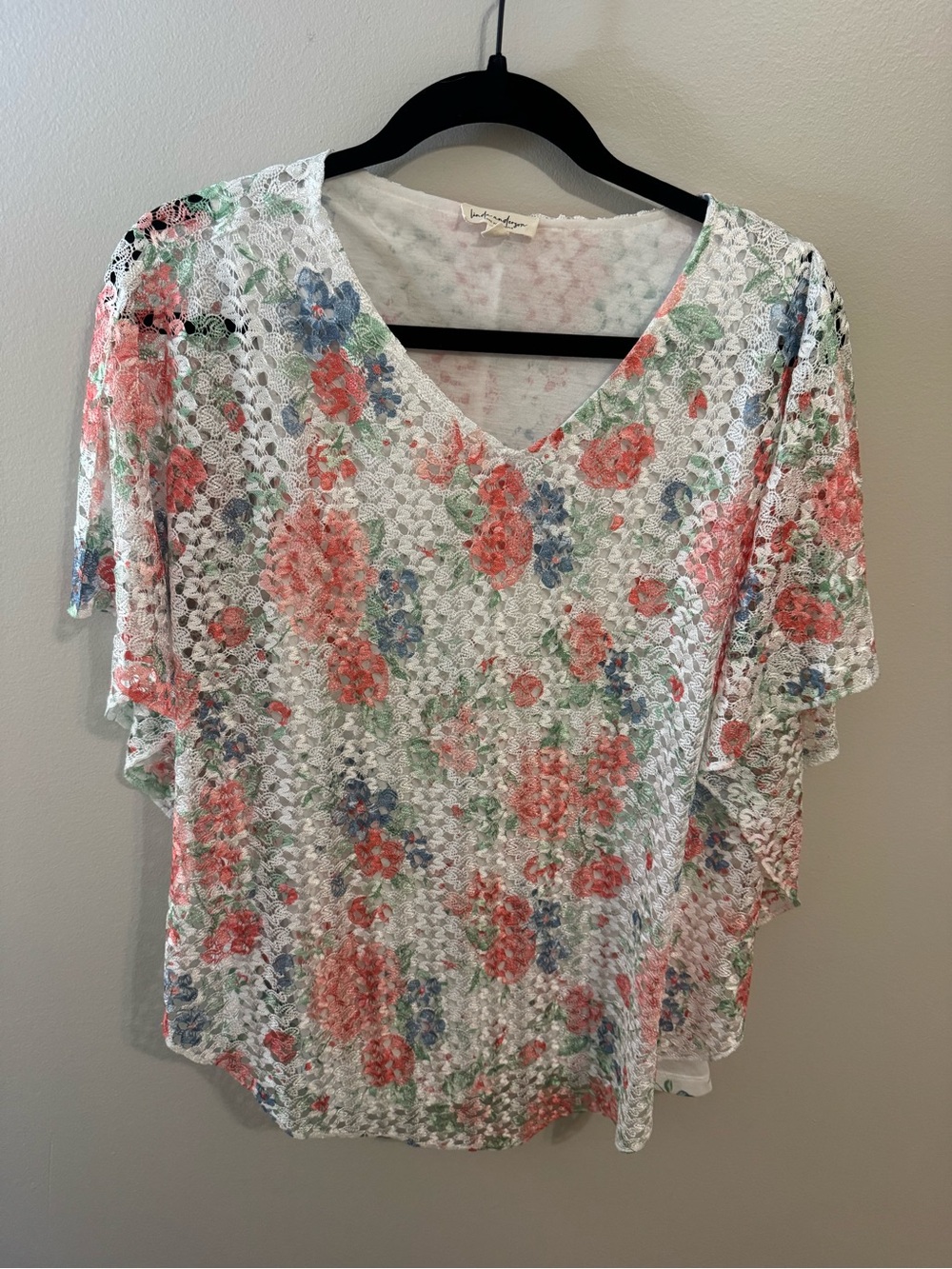 Lightweight White Floral Lace V-Neck Flowy Top